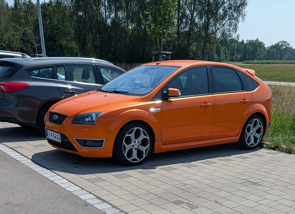 Orange Ford Focus ST